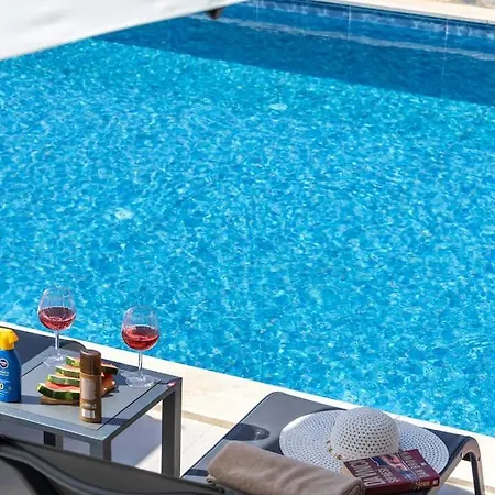 - Luex Villa Kas
